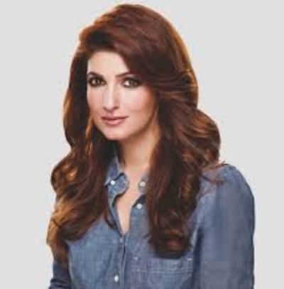 Twinkle Khanna Hair - Twinkle khanna with nitara in mumbai. - Appolon Studio